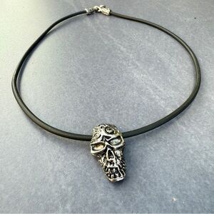 Silver Skull Pendant Necklace